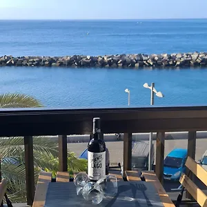  Apartment Seafront
